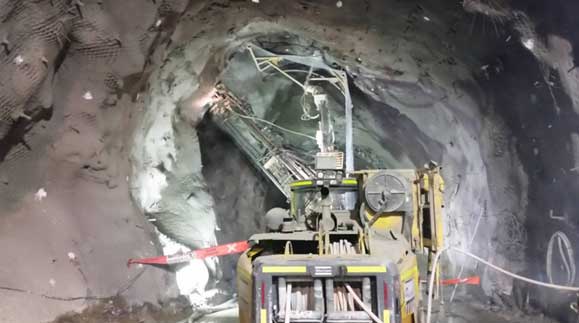 Mining Training to prevent Accidents caused by Rock Fall
