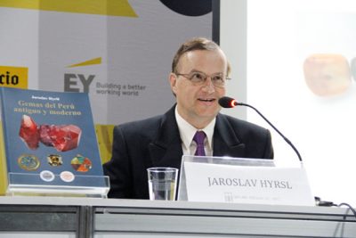 Presentation of 'Gemas del Perú Antiguo y Moderno' in FIL Lima 2017