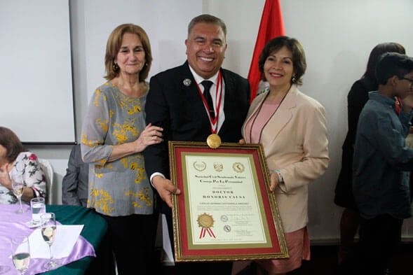 Dr. Carlos Castagnola received Honorary Doctorate Degree